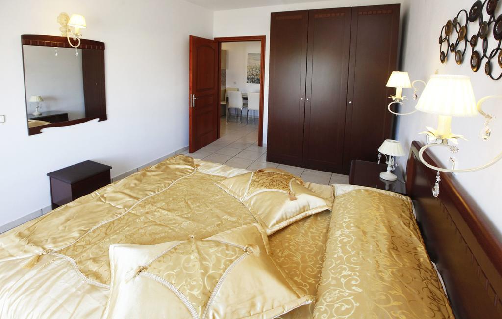 Nereids Apartments&Studios Chrisi Ammoudia Exterior foto