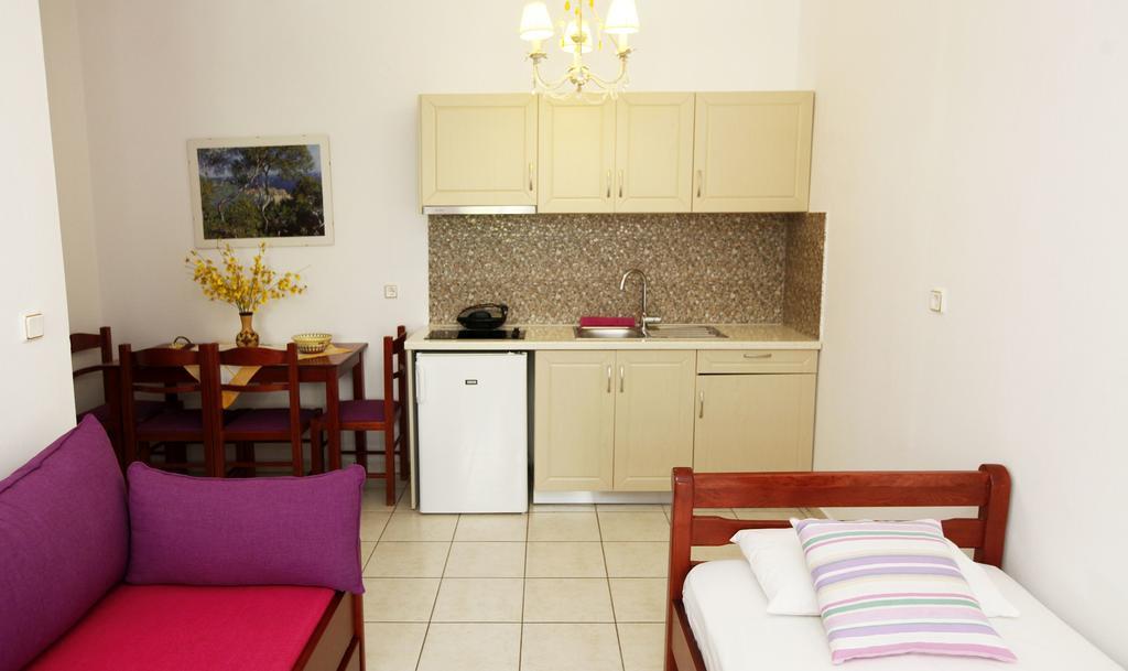 Nereids Apartments&Studios Chrisi Ammoudia Exterior foto